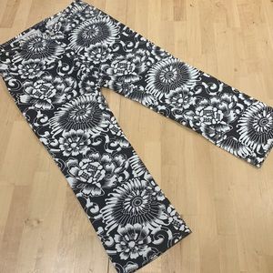 Polo Jeans Co. Ralph Lauren Black & White Floral Capris
